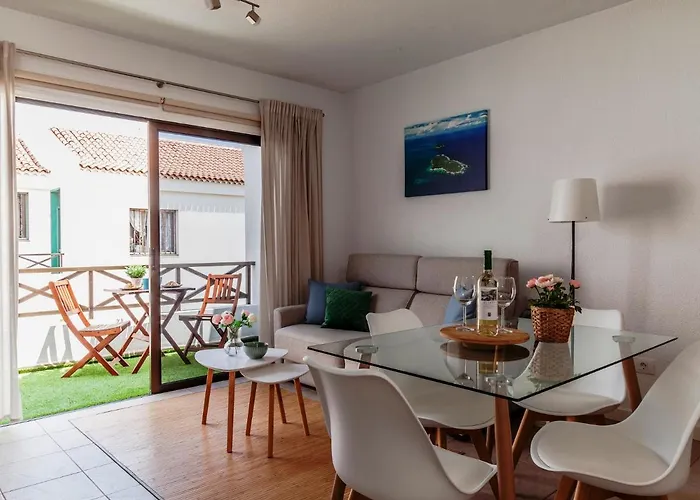 Blue Waters Apartment With Heated Pool