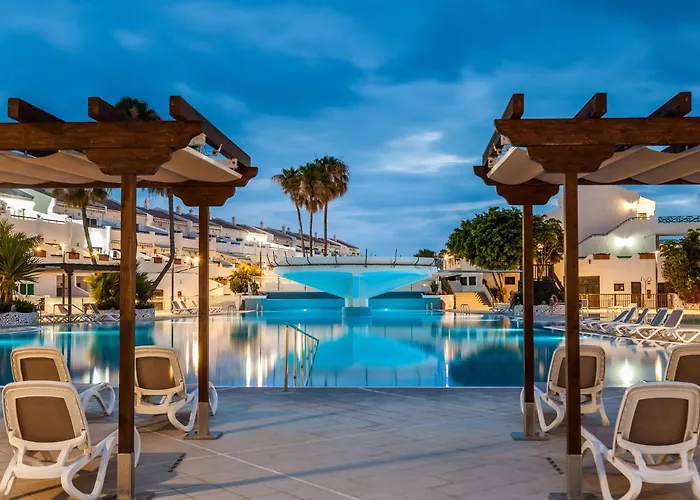 Blue Waters Apartment With Heated Pool