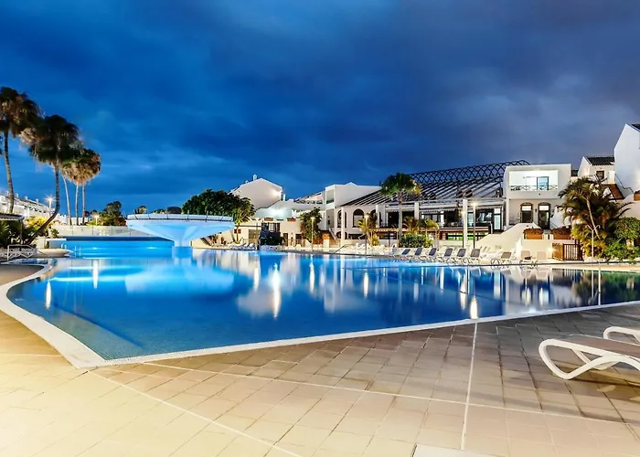 Blue Waters Apartment With Heated Pool