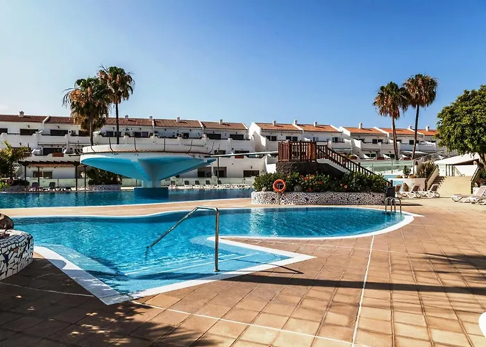 Blue Waters Apartment With Heated Pool